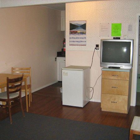 Airport Inn Quesnel Chambre photo