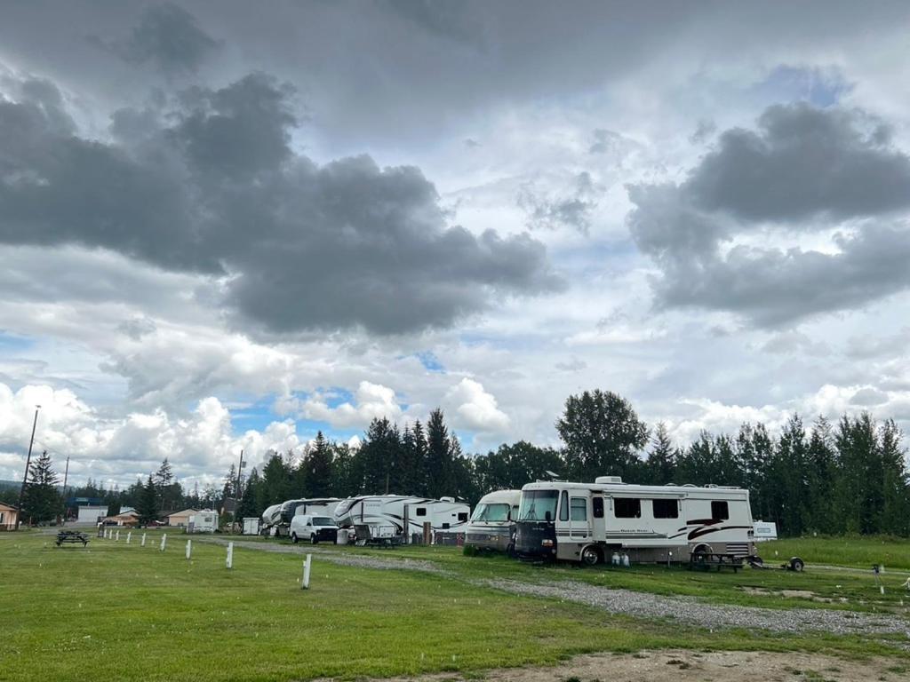 Airport Inn Quesnel Extérieur photo