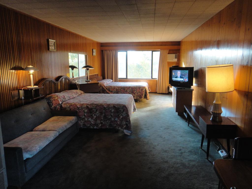 Airport Inn Quesnel Chambre photo