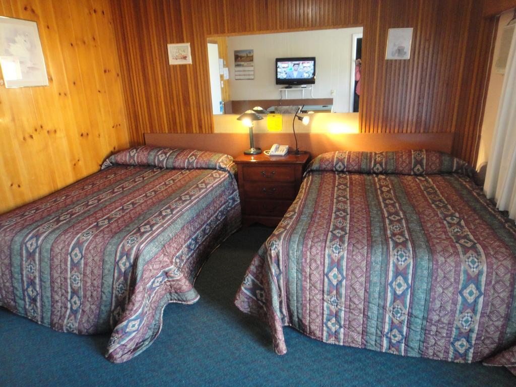 Airport Inn Quesnel Chambre photo