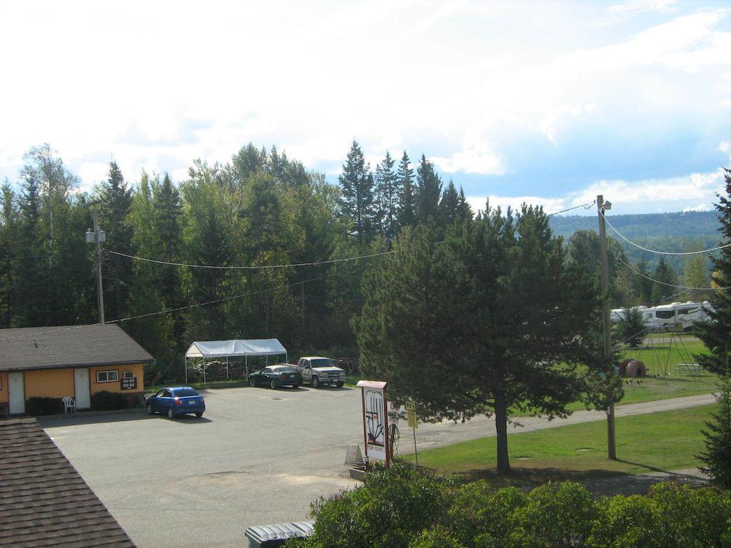 Airport Inn Quesnel Extérieur photo