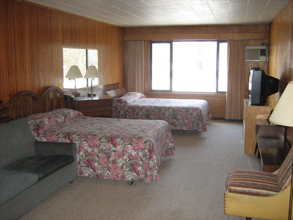 Airport Inn Quesnel Chambre photo