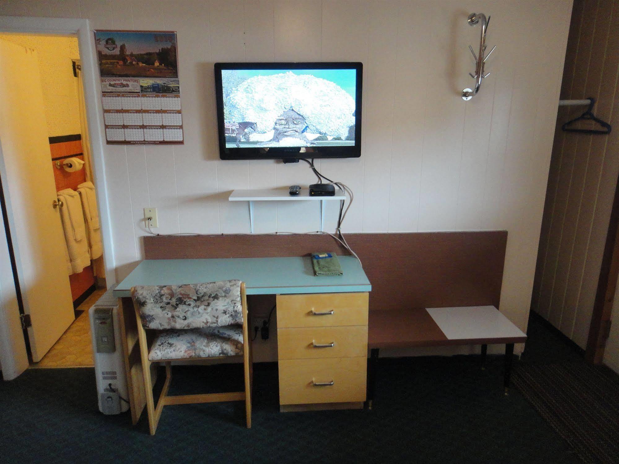 Airport Inn Quesnel Extérieur photo